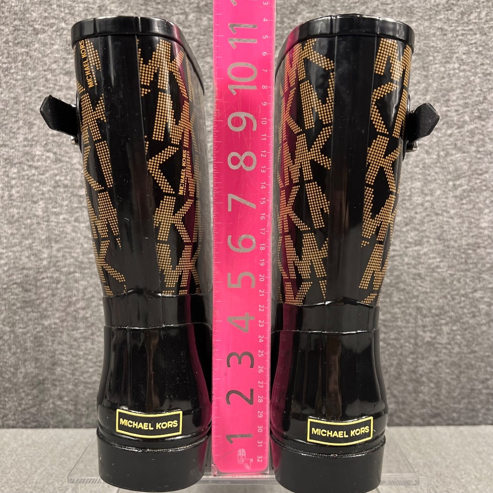 Michael Kors Logo Mid Calf Rain Boots Sz 7 Buckle Lugged Outdoors Streetwear - Picture 9 of 11
